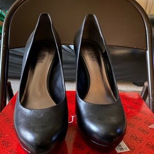 Gently worn size 8 women’s platform heels by Guess